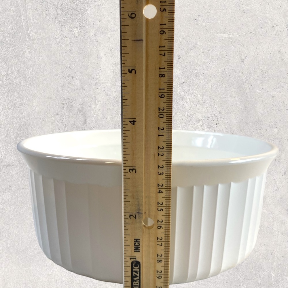 Vintage CorningWare French White 1.6 Liter Casserole Dish - Picture 3 of 5